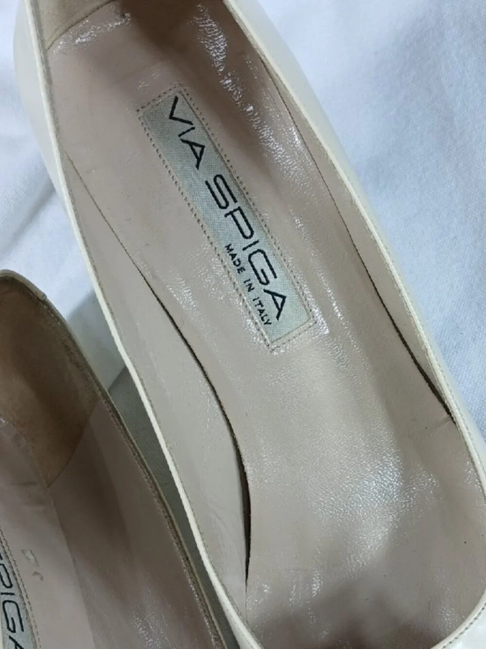 Via Spiga Ivory Pointed Toe Leather Pumps